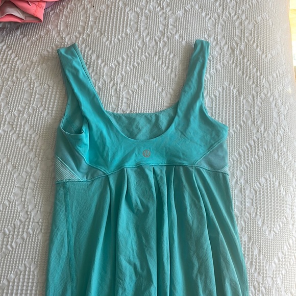 Lululemon top - Picture 2 of 2